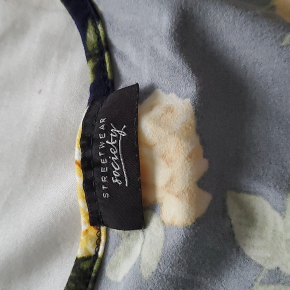 Top - Picture 4 of 6